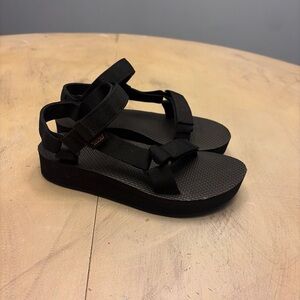 Teva Midform Universal Black Platform Sports Sandals 1090969 Women’s Size 6